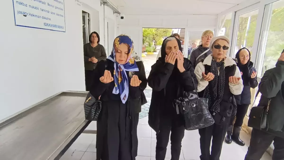 Mehmet Ali Erbil'in Annesi Yurdağül Eken'in Vefatı ve Defin Töreni