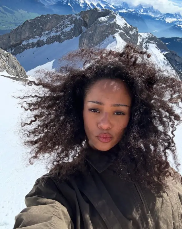 KATSEYE grup fotoğrafı