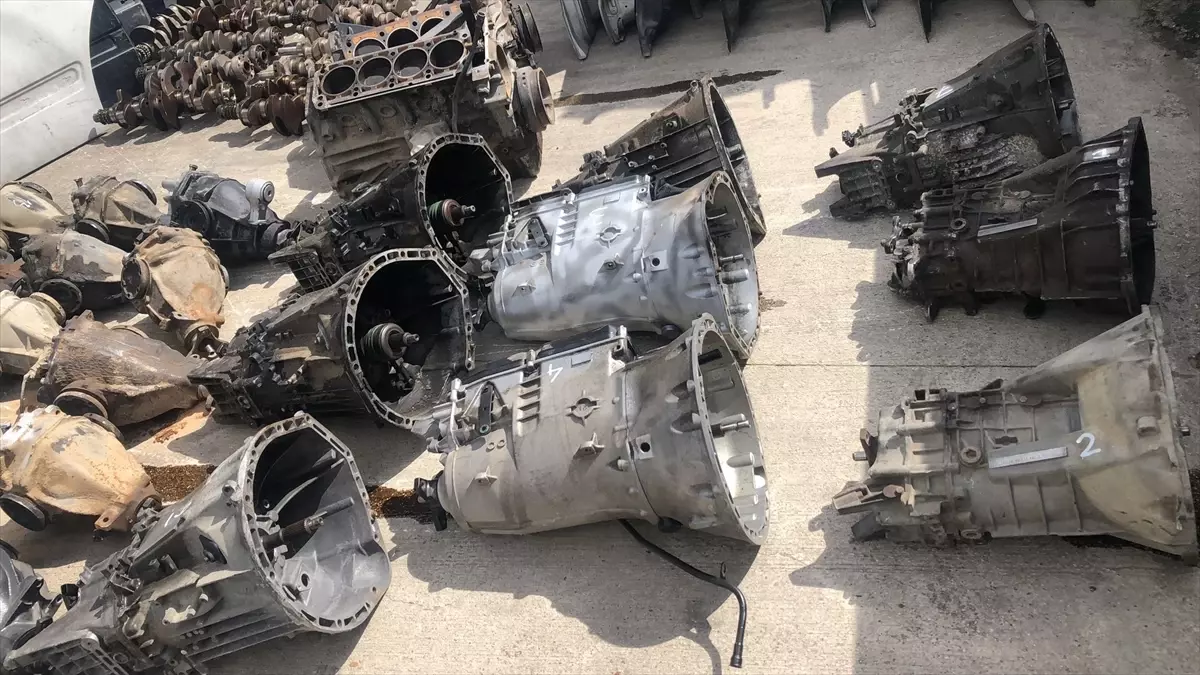 Sakarya’da 2 Milyon Lira Zarar Önlenerek Gümrük Kaçağı Oto Parçaları Ele Geçirildi