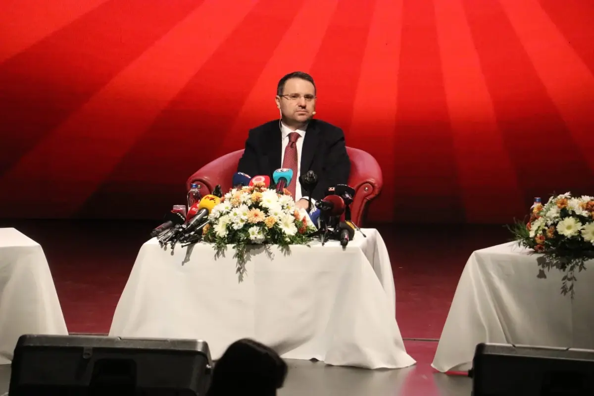 Bakan Gürlek: Sosyal Medyada Paylaşılan Yaşamlar Gerçek Değil, Kimlik Yasası Müjdesi