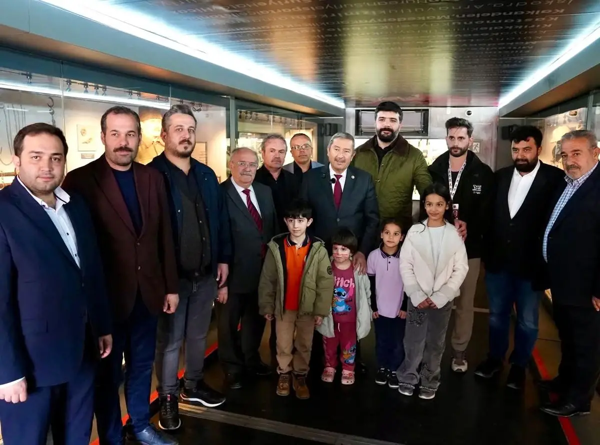 Darende'de Çanakkale Savaşları Mobil Müzesi Ziyaretine Yoğun İlgi