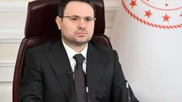 Yoğun Sis Sebebiyle Bakan Gürlek'in Uçağı Batman Havalimanı’na İndirildi