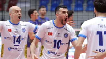 Arkas Spor sahada zafer anı