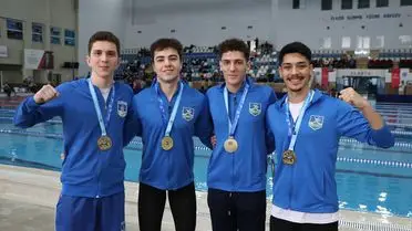 Bahçelievler Belediye Spor Kulübü 4x100 metre bayrak yarışından bir kare