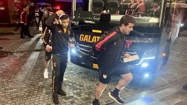 Galatasaray otobüsü Trabzon sokaklarında