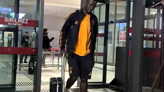 Galatasaray takımı Trabzon Stadyumu önünde