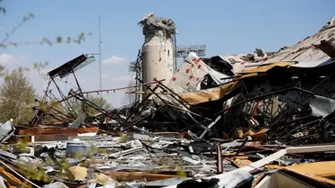 Saldırı sonrası hasar gören spor kompleksi