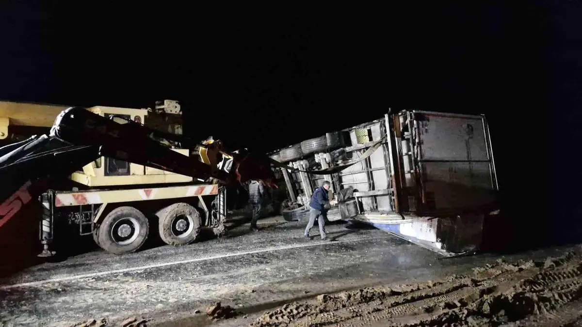 Kayan Tır Ankara‑Tokat Karayolunda 5 Saatliğine Trafiği Durdurdu