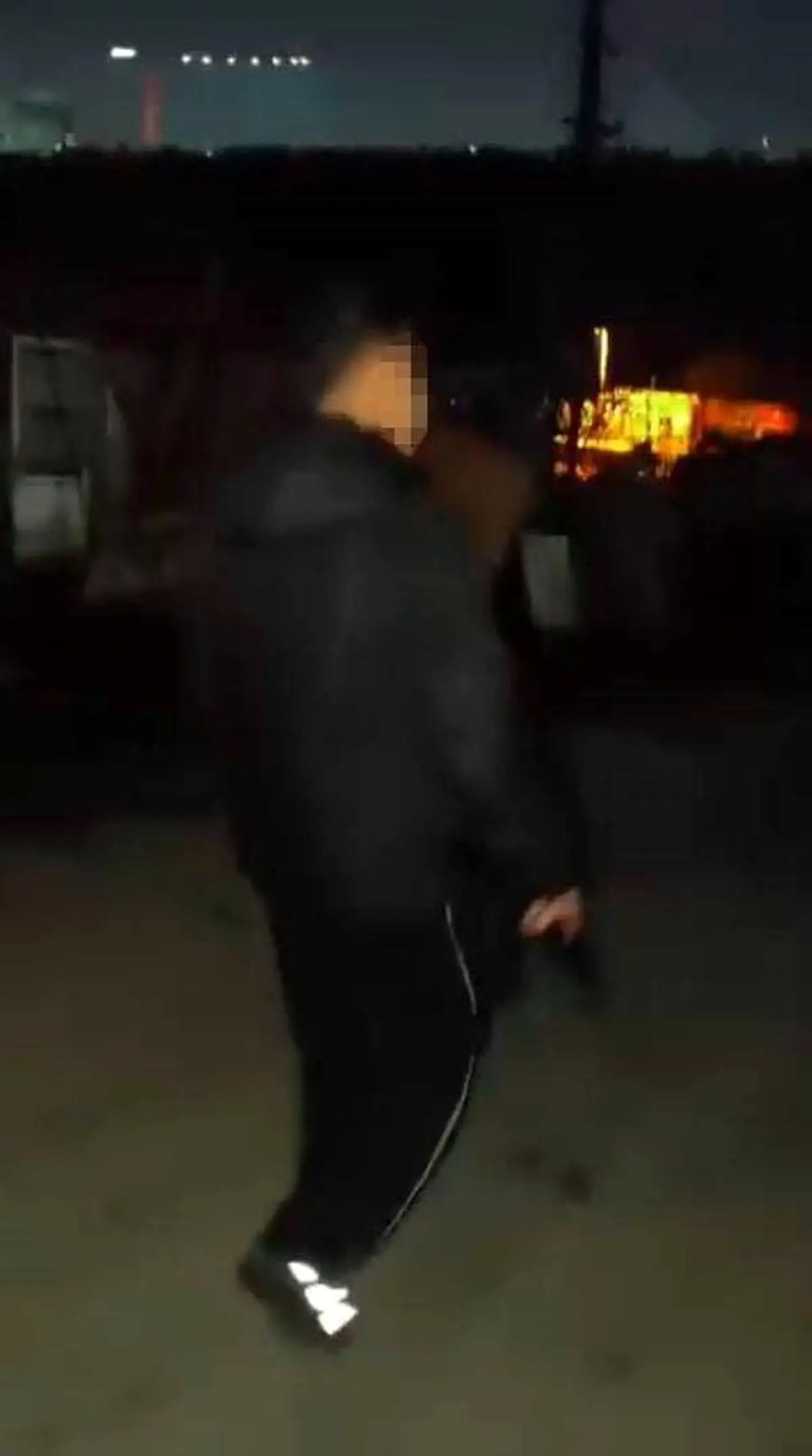 Küçükçekmece'de Silahlı Şüpheli Gözaltına Alındı: 15 Yaşındaki Genç ve Görüntü Kaydeden Kişi Tutuklandı