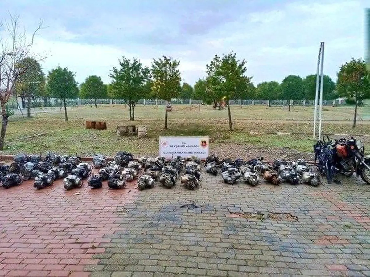 Nevşehir'de Jandarma, Şase Numarası Kazıyan Çift Mekanikçiyi Yakalamayı Başardı