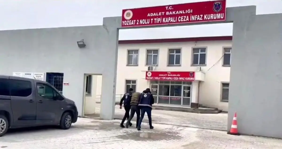 Yozgat'ta Düzensiz Göçmen Operasyonu: 3 Kişi Yakalandı, Sürücü Tutuklandı