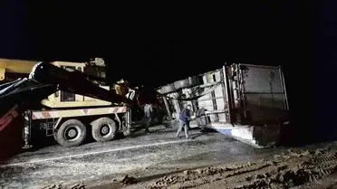 Kayan tır sonrası yol görüntüsü