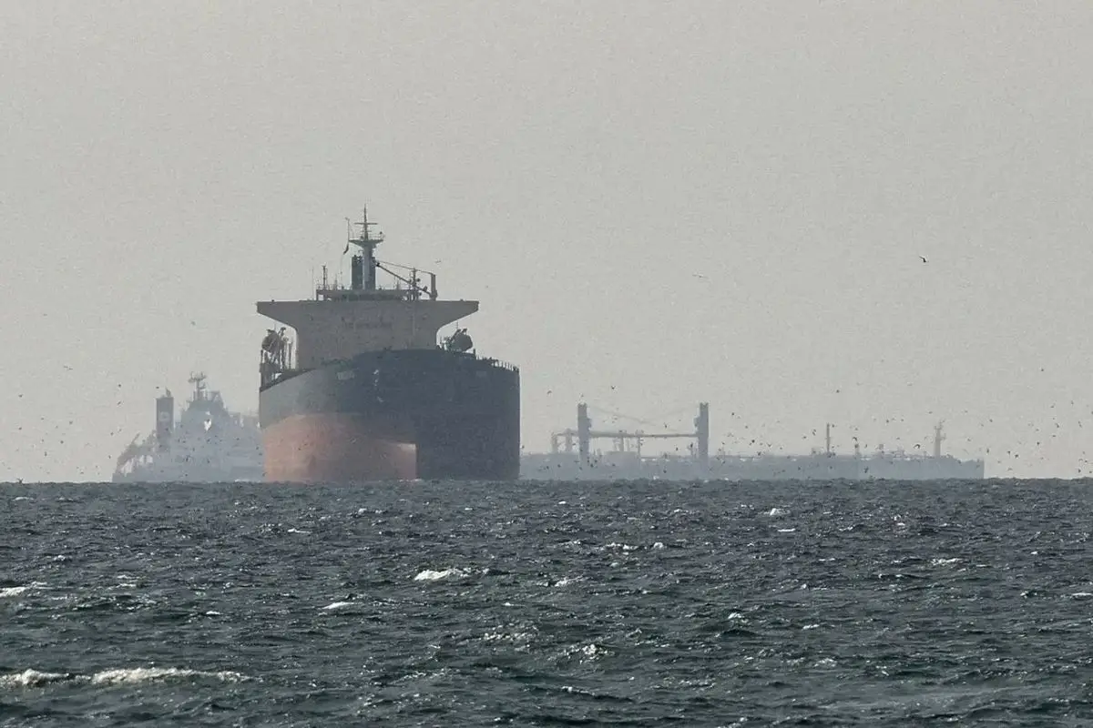 İran Devrim Muhafızları Hürmüz Boğazı'nda İsrail'e Bağlı Gemiyi Ateş Altına Aldı