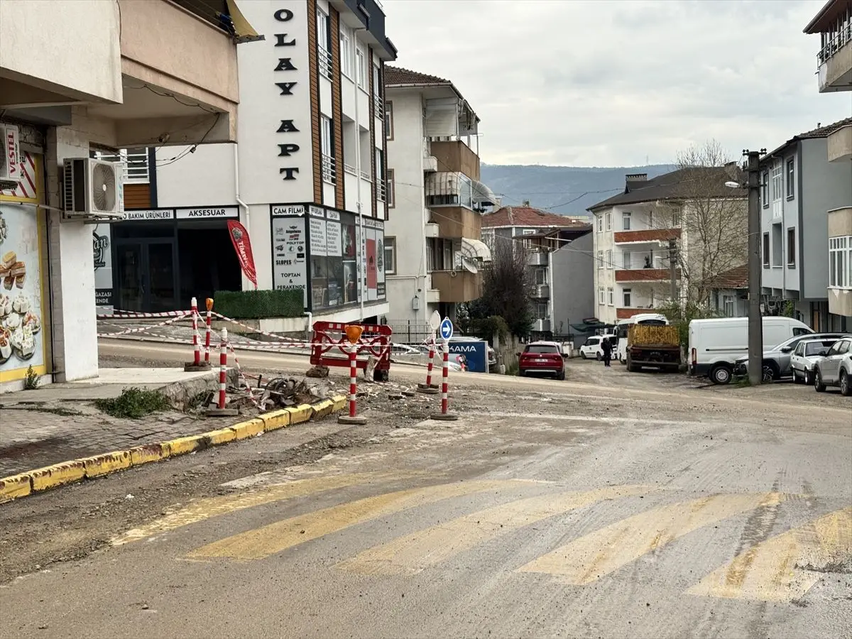 Kocaeli Derince'de Sürücüsüz Hafriyat Kamyonu 76 Yaşındaki Yaya Hayatını Aldı