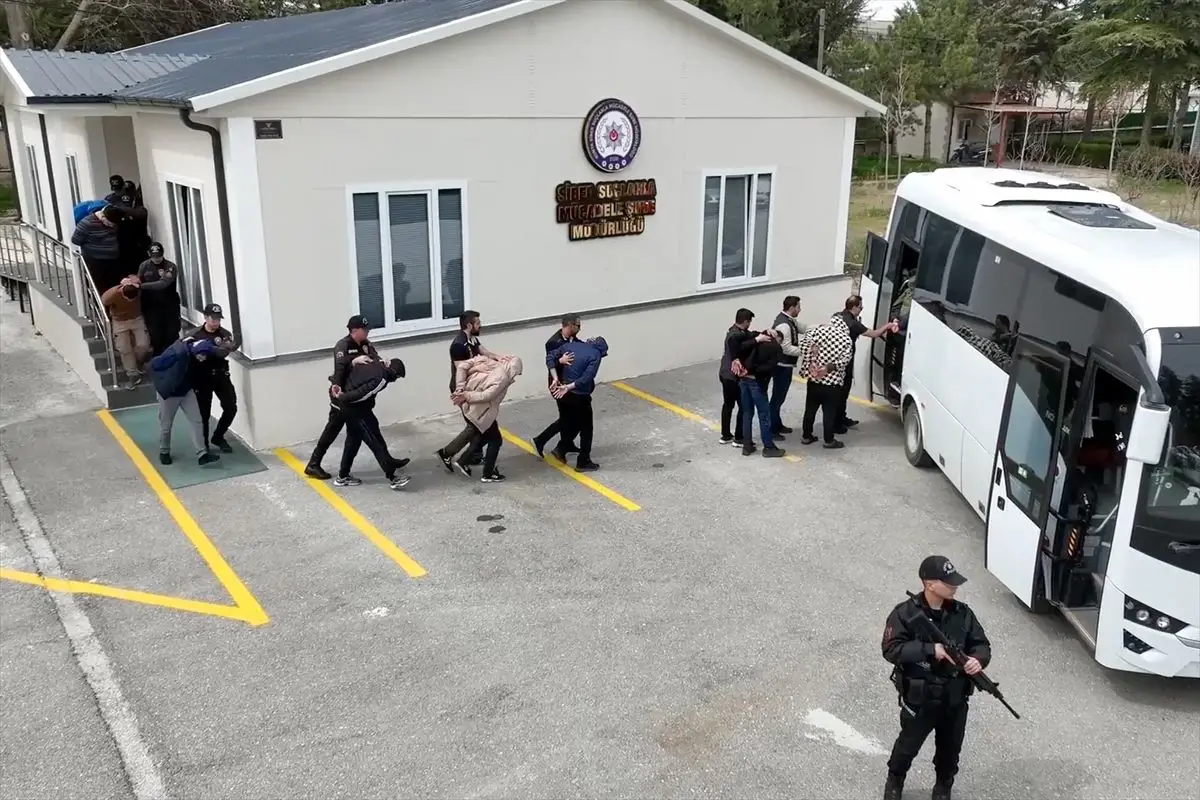 Konya’da 28 Milyar Liralık Dolandırıcılık Şebekesi Çökertildi: 19 Gözaltı, 16 Tutuklama