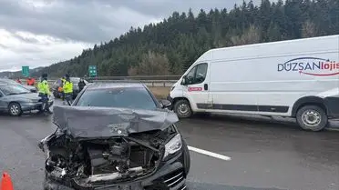Kaza sonrası araçların karışık görüntüsü