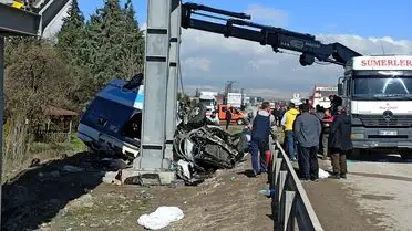 Kahramankazan'da Otobüs Çarpmasıyla 5 Ölü, 14 Yaralı: Detaylar ve Yardım Çalışmaları