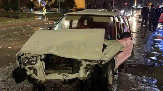 Çarpışma sonrası araçların ön kısmı