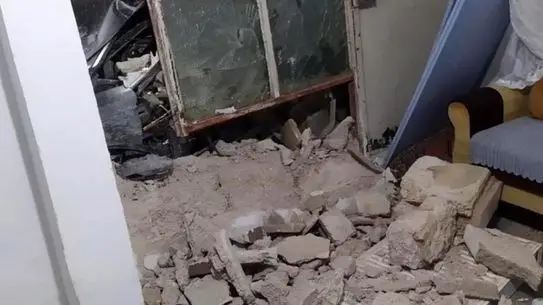 Kaza sonrası otomobilin duvara çarpması