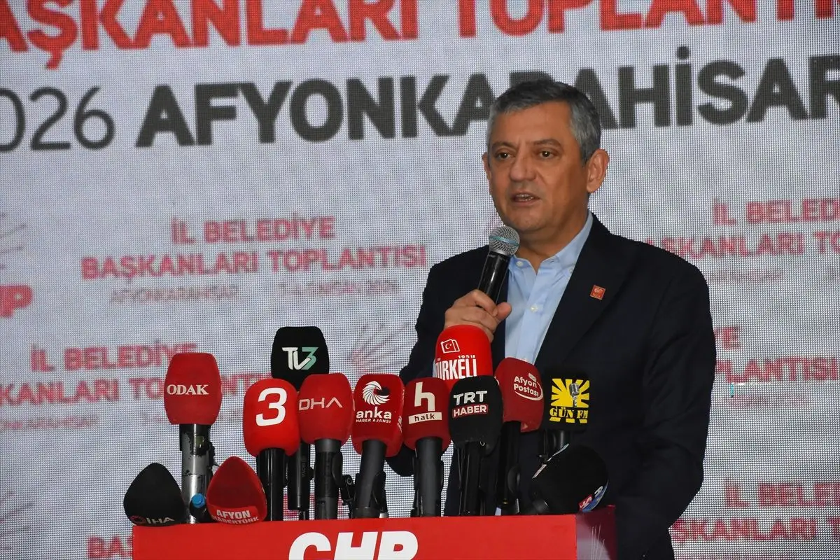 CHP Lideri Özgür Özel, Yatırımların Türkiye'nin Geleceğine Katkısını Vurguladı