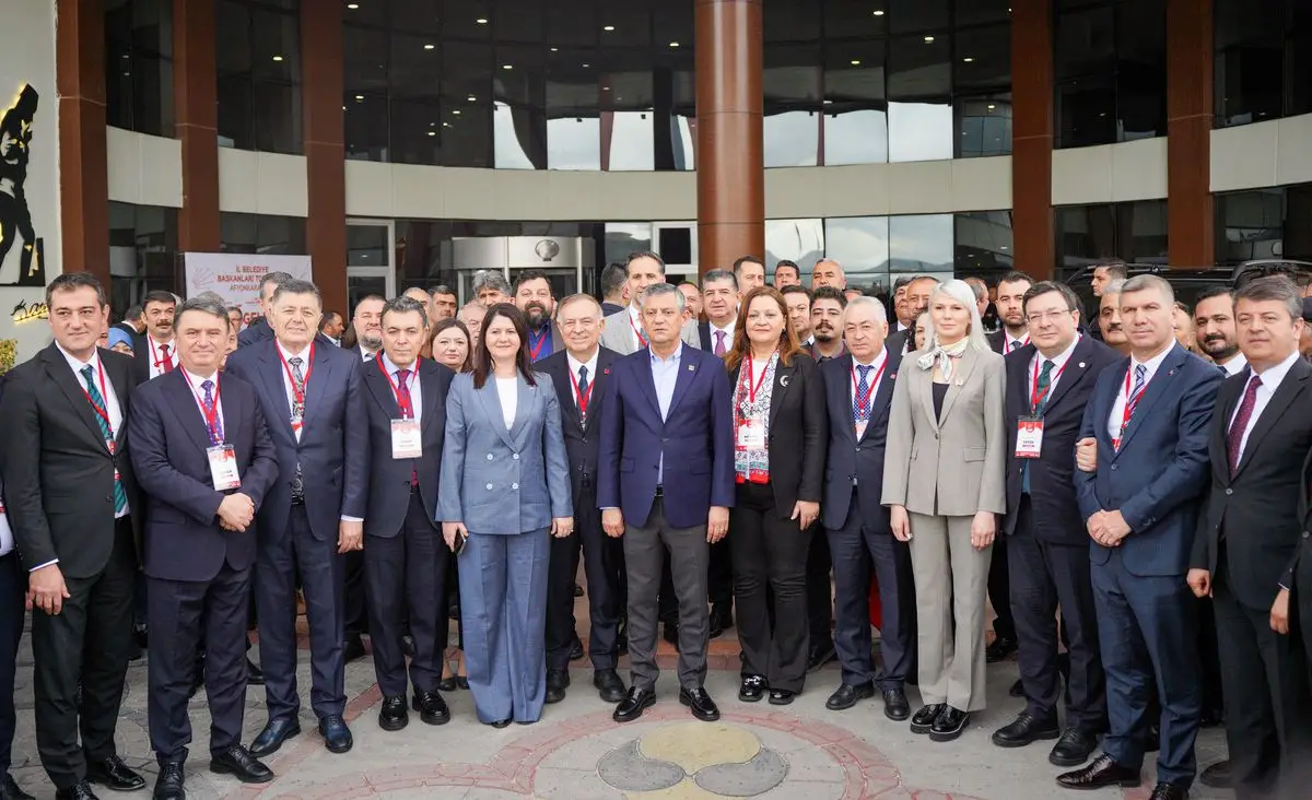 Özgür Özel'den Operasyonlara Karşı Sert Açıklama ve Dava İhbarı