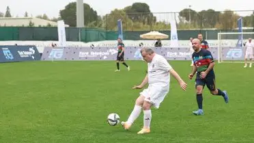 Türkiye-1 ve Azerbaycan futbolcuları maçta