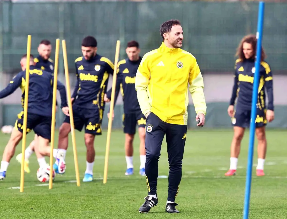 Fenerbahçe, Beşiktaş Derbisine Hazırlık Kampını Başlattı