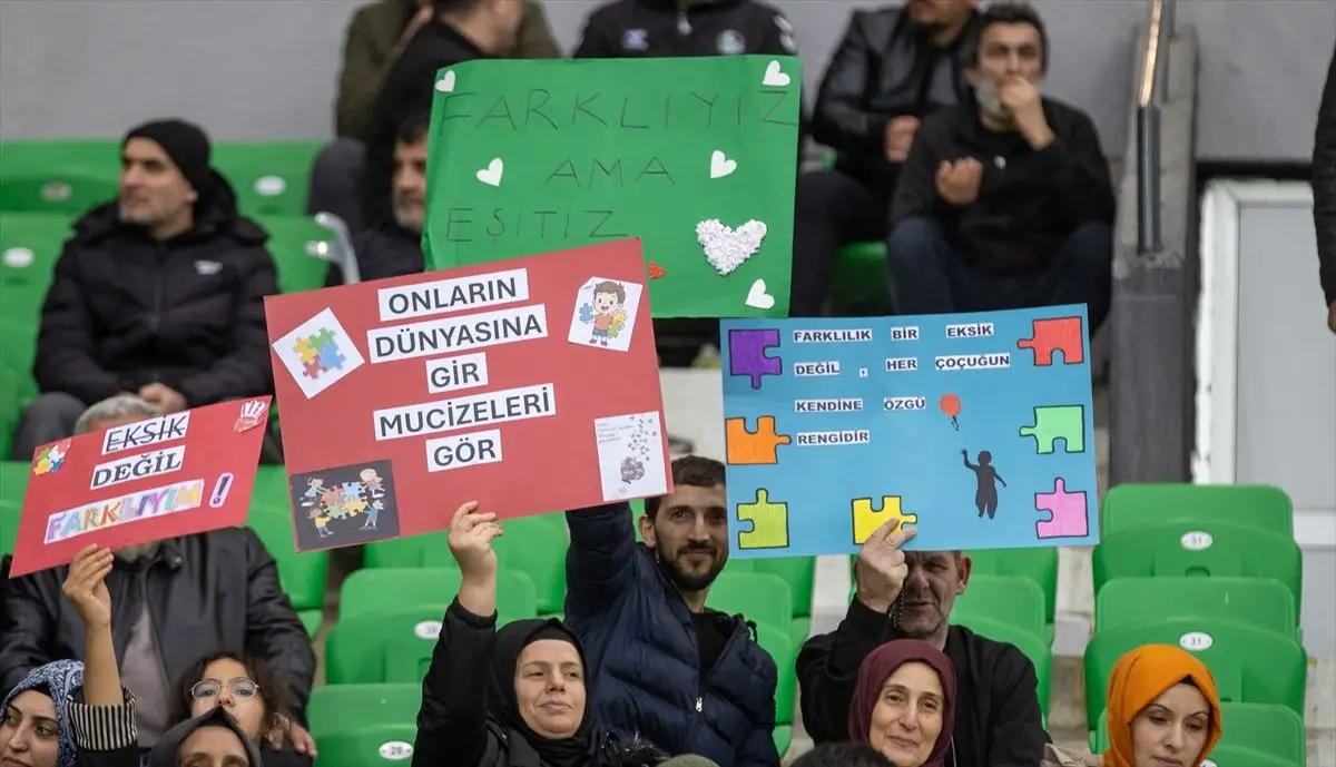 Sakaryaspor ve İstanbulspor 2-2'lik Beraberlikle Sahayı Paylaştı