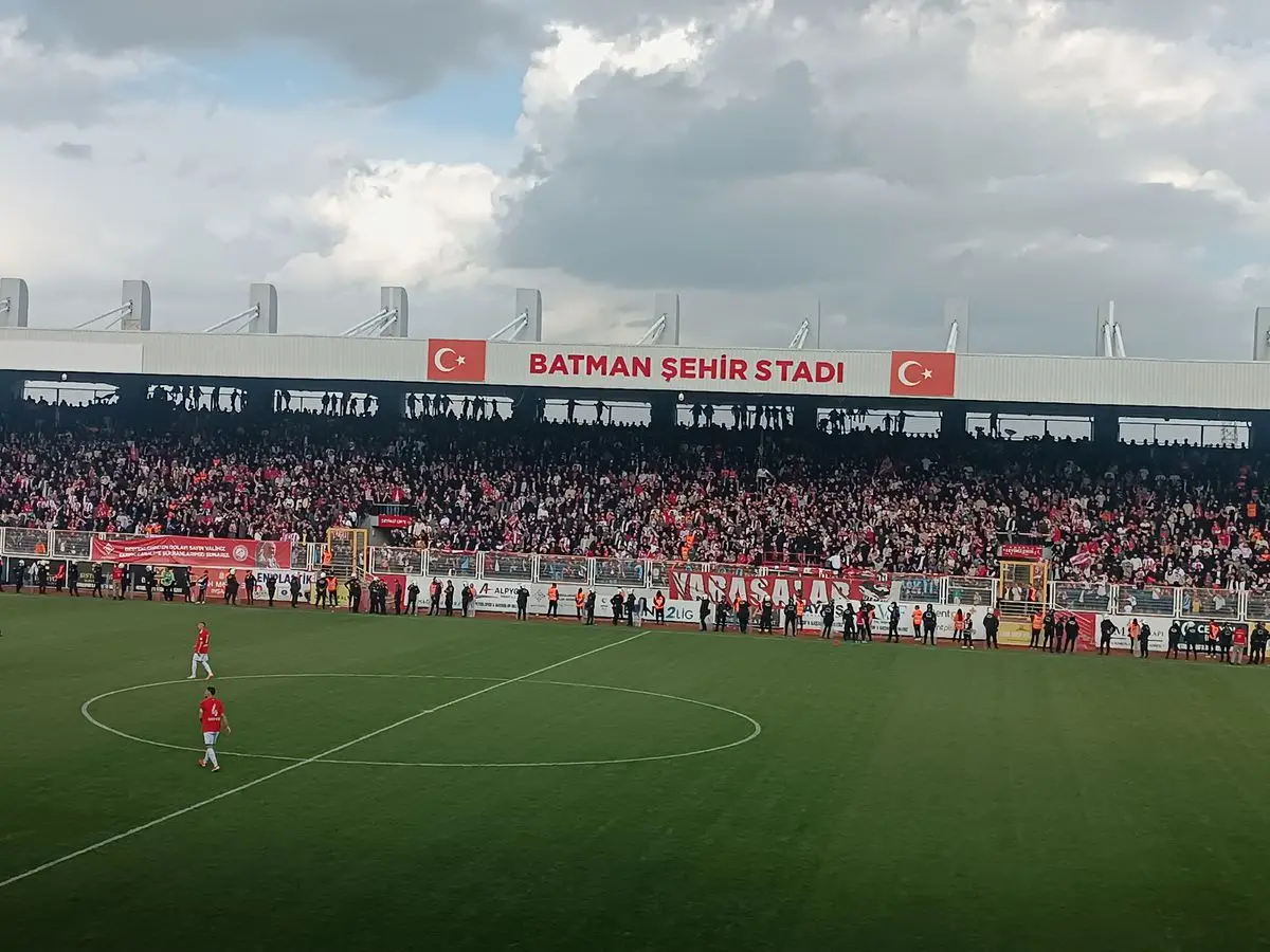 Batman Petrolspor, Muğlaspor'u 1-0'lık Skorla Geçti ve Liderliğini Korudu