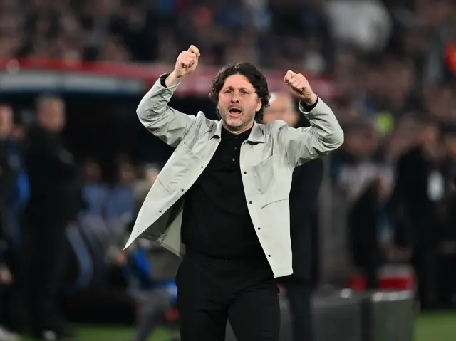 Fatih Tekke maç sonrası kutlama