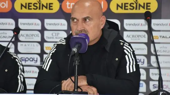 Bodrum FK ve Ümraniyespor arasındaki maçın aksiyon dolu anı