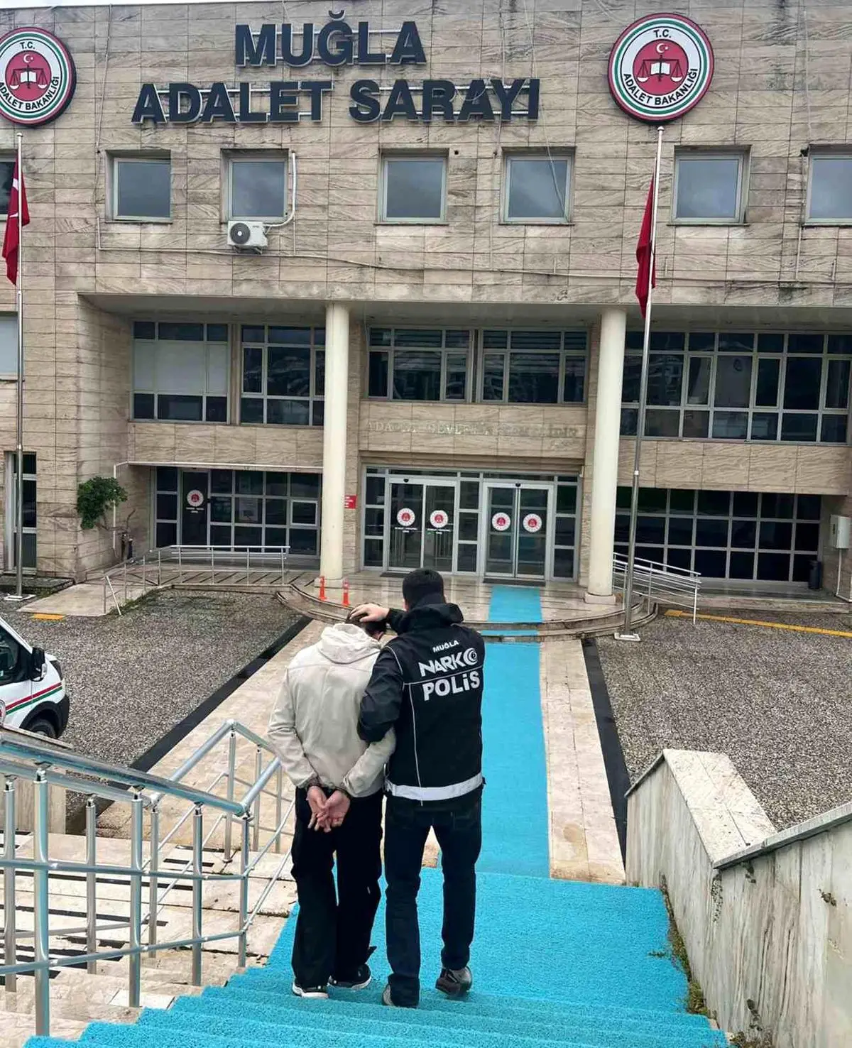 Menteşe'de Uyuşturucu Operasyonu Sonuçlandı: Aranan Şahıs Gözaltına Alındı