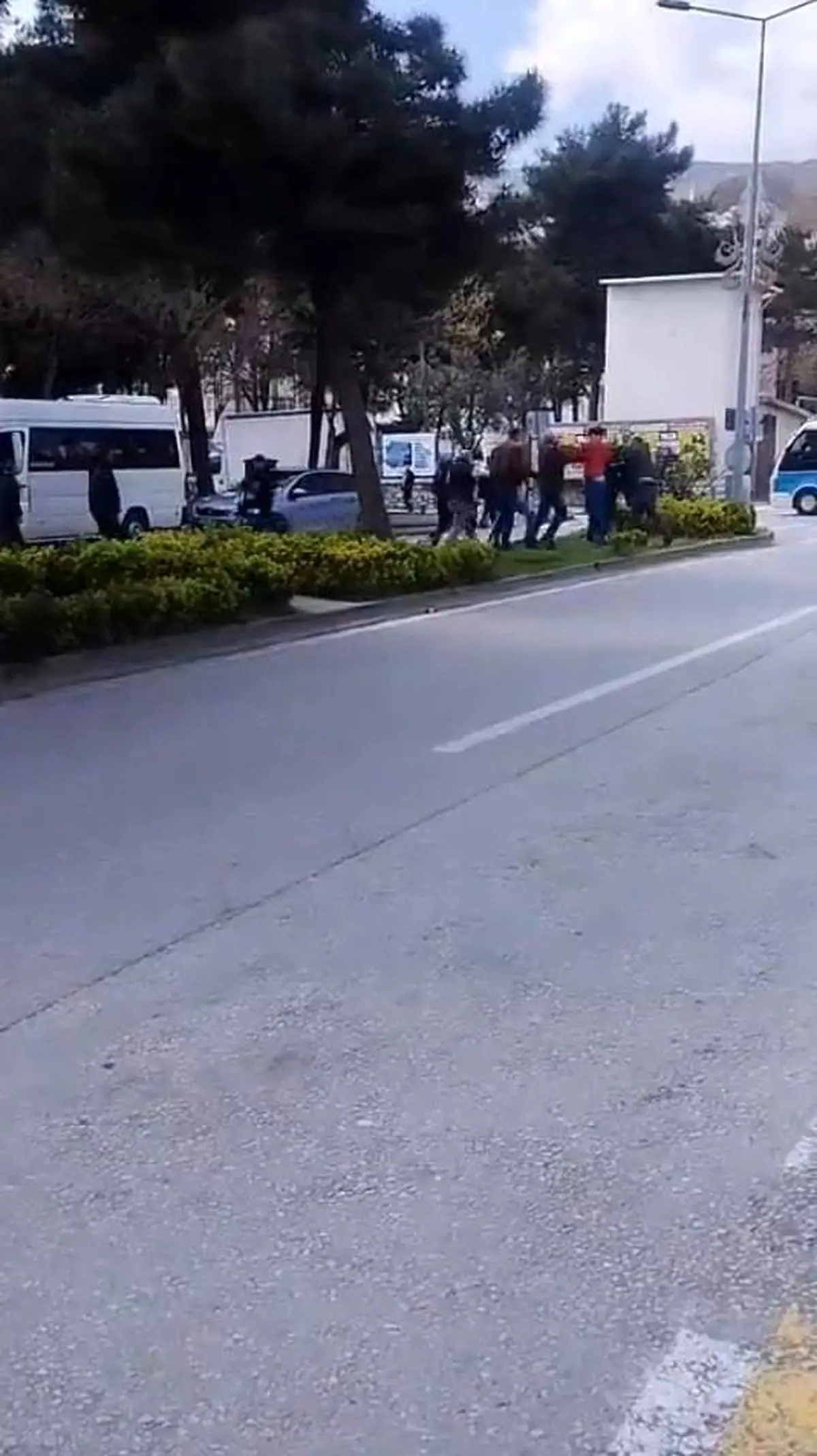 Bursa’nın Orhangazi İlçesinde Park Yeri Tartışması Şiddetli Kavgaya Dönüştü