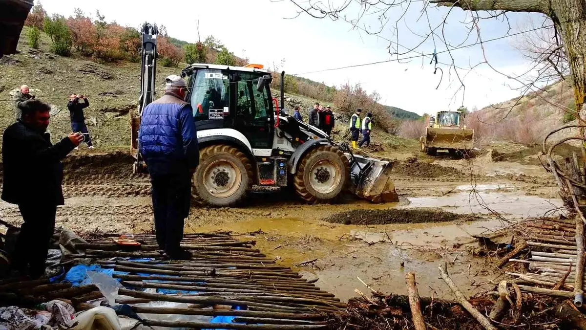 Kütahya Karakaya Köyü'nde Yapay Gölet Taştı: Bir Ev Sular Altında Kaldı
