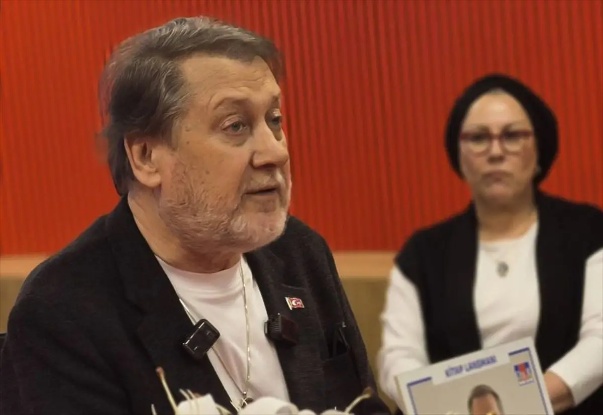 Ahmet Özhan’ın “Ötekisiz Tek” Kitabı Kadıköy’de Okurlarla Buluştu