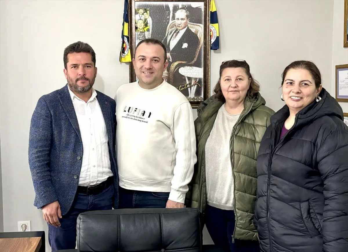 Lapseki’de Avukatlar Günü Kutlamaları: AK Parti Heyeti Ofis Ziyaretleri