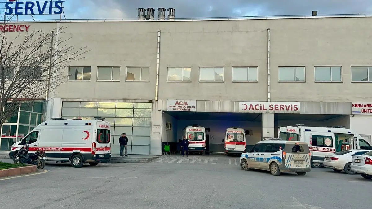 Malatya Yeşilyurt’ta Akraba Kavgası: İki Kardeş Bıçaklı Çatışmada Yaralandı