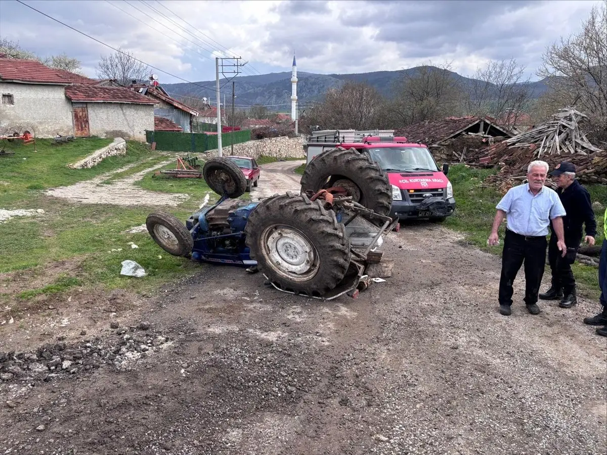 Bilecik’te Traktör Kazası: Sürücü Ağır Yaralı Olarak Hastaneye Kaldırıldı