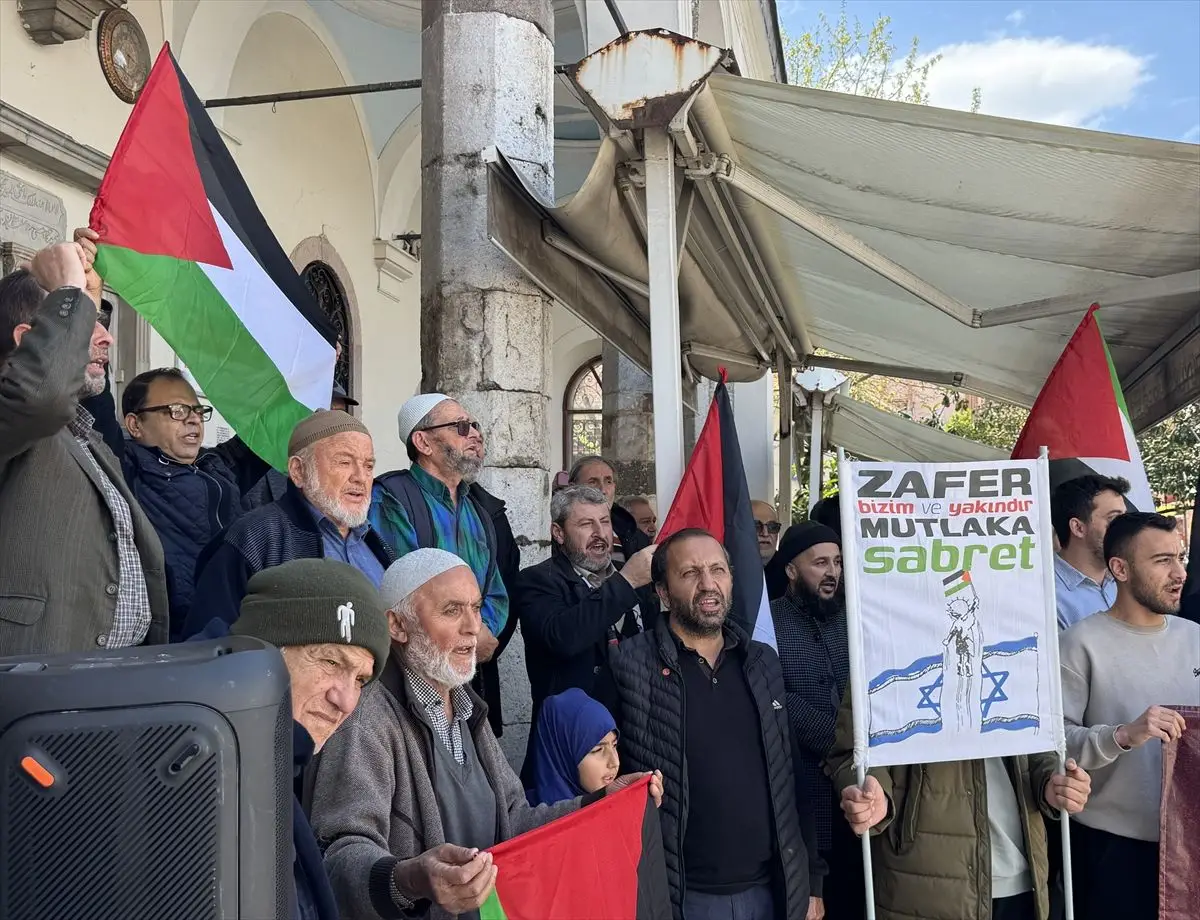 İzmir’de Mescid-i Aksa’yı Savunmak İçin Büyük Protesto Düzenlendi
