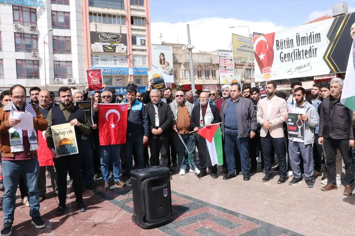 Kilis'te Büyük Protesto: Mescid-i Aksa Kapatılmasına ve İdam Yasasına Karşı Halk Sokağa Çıktı