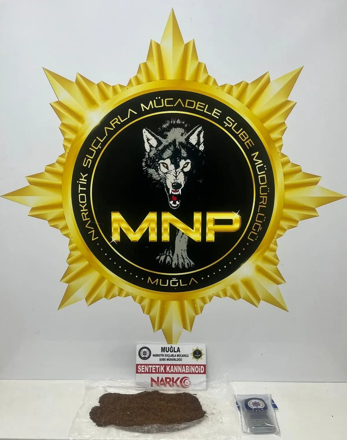 Muğla’da Kaçak Uyuşturucu Satıcısı Yakalandı: Bonzai Ele Geçirildi