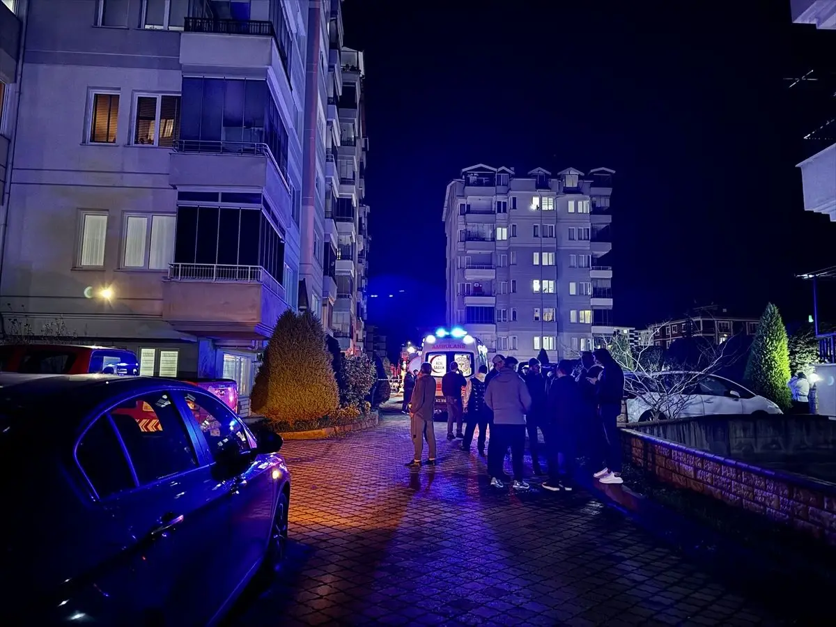 Ordu’da Apartman Yangını: 81 Yaşındaki Adam Ağır Yaralı Olarak Hastaneye Sevk Edildi