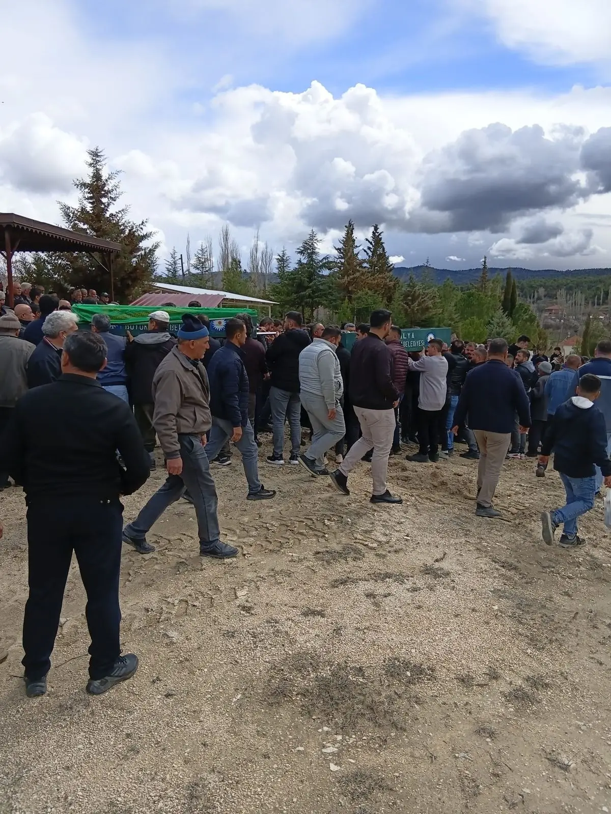 Korkuteli'de Trajik Kaybın Ardından Çocukların Cenazesi Toprağa Verildi