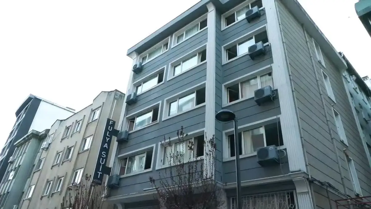 Şişli Otelinde Yangın Sönerek Kontrol Edildi: İtfaiye ve Sağlık Ekipleri Olayı Müdahale Etti