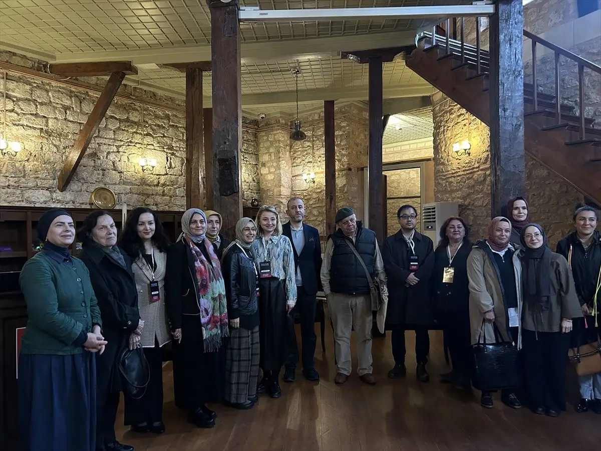 Gelenek ve Modernite Üzerine Derinlemesine Panel: Sanatın Geleceği Tartışıldı