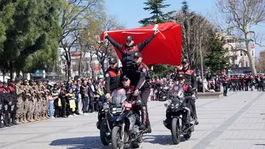 Polis kortejinden bir kare