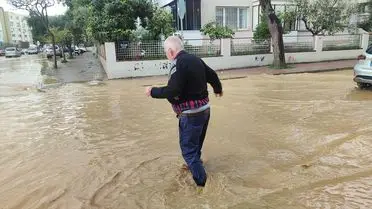 Ödemiş'te yağış sonrası su birikintileri