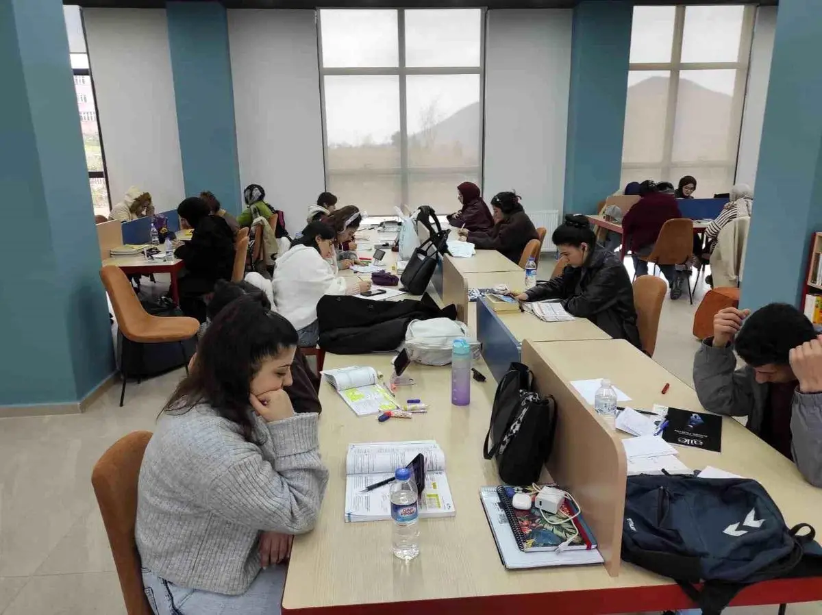 Sason Halk Kütüphanesi Yeni Açılışta Rekor Ziyaretçi Akınıyla Karşılaştı