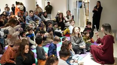 Şölen alanındaki sergi standları