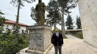 Ertokuş Gazi Medresesi iç avlu ve sütunları
